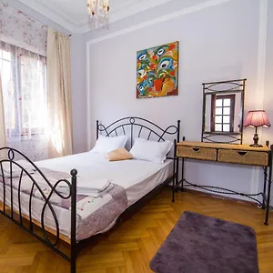 https://easy-apartment-in-tbilisi-city-center.alltbilisihotels.com